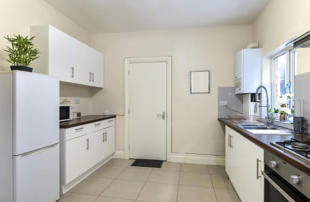 090 Beautiful 1 Bedroom Flat Near Luton Town And Station Bagian luar foto